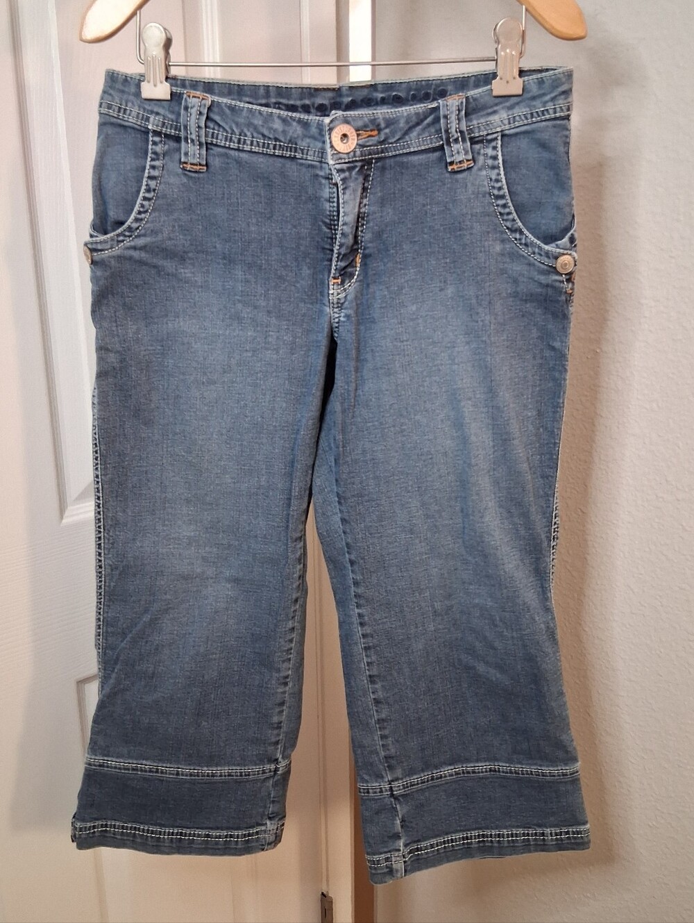 Christopher Blue Denim Capris Size 6